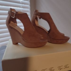 Mine West Wedges